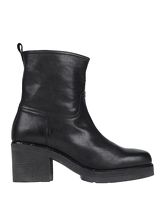 ENTOURAGE Ankle boots