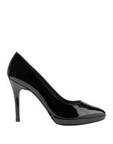 STUART WEITZMAN Court