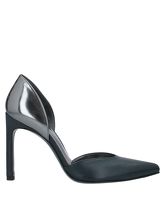 STUART WEITZMAN Court