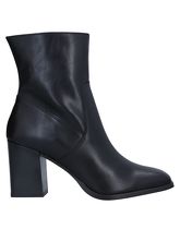 GUSTO Ankle boots
