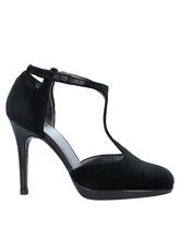 STUART WEITZMAN Court