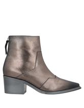 VIC MATIĒ Ankle boots