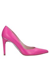 STUART WEITZMAN Court