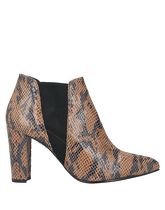 CUPLÉ Ankle boots