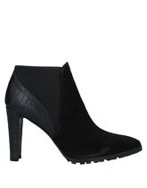 STUART WEITZMAN Ankle boots