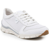 Geox  D Sukie A-Nappa D52F2A-085EW-C1000  women's Shoes (Trainers) in White