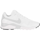 Nike  Air Pegasus 92/16 845012-100  women's Shoes (Trainers) in White