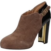 Gaudi  ankle boots suede patent leather AD397  women's Low Ankle Boots in Beige