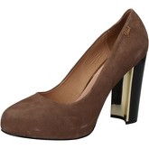 Gaudi  courts suede AD398  women's Court Shoes in Beige