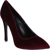 Islo  courts burgundy velvet BZ230  women's Court Shoes in Red