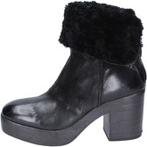 Moma  ankle boots leather  women's Low Ankle Boots in Black