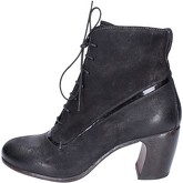 Moma  ankle boots leather suede  women's Low Ankle Boots in Black