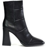 Hot Soles  Women's Square Toe Block Heel Ankle Boot  women's Mid Boots in Black