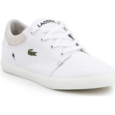 Lacoste  Bayliss 218 7-35CAM001083J  men's Shoes (Trainers) in White