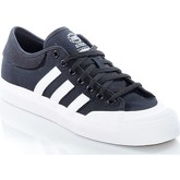 adidas  Core Black-Footwear White Classic Matchcourt Shoe  men's Shoes (Trainers) in Black