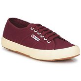 Superga  2750 COTU CLASSIC  men's Shoes (Trainers) in Bordeaux