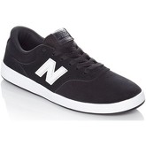 New Balance  Black-White 424 Shoe  men's Shoes (Trainers) in Black