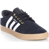 adidas  Core Black-Footwear White-Gold Metalic Seeley Shoe  men's Shoes (Trainers) in Black