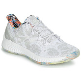 adidas  HARDEN B/E X  men's Running Trainers in White