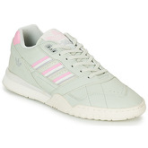 adidas  A.R. TRAINER  men's Shoes (Trainers) in Green
