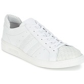 Bikkembergs  BOUNCE 588 LEATHER  men's Shoes (Trainers) in White
