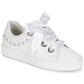 Bullboxer  JAKERTAN  women's Shoes (Trainers) in White