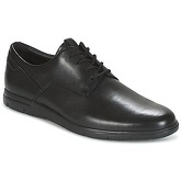 Clarks  VENNOR WALK  men's Casual Shoes in Black