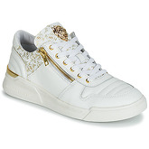 Guess  KNIGHT LOW  men's Shoes (Trainers) in White
