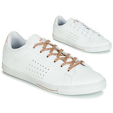 Le Coq Sportif  AGATE BOUTIQUE PREMIUM  women's Shoes (Trainers) in White