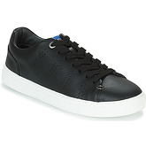 Levis  VERNON SPORTSWEAR  men's Shoes (Trainers) in Black