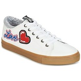Love Moschino  JA15213G15  women's Shoes (Trainers) in White