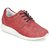 Maruti  WING  women's Shoes (Trainers) in Red