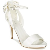 Menbur  ANA MARIA  women's Sandals in White