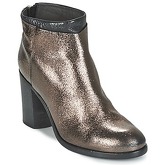 Moma  GREVIAK  women's Low Ankle Boots in Gold