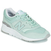 New Balance  CW997  women's Shoes (Trainers) in Green