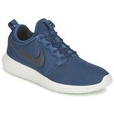 Nike  ROSHE TWO  men's Shoes (Trainers) in Blue