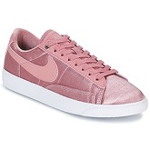 Nike  BLAZER LOW SE W  women's Shoes (Trainers) in Pink