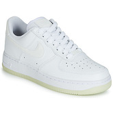 Nike  AIR FORCE 1 '07 ESSENTIAL W  women's Shoes (Trainers) in White