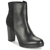 Nome Footwear  CLAQUANTE  women's Low Ankle Boots in Black