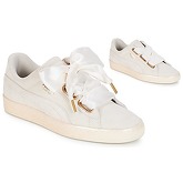 Puma  WN SUEDE HEART SATIN.WHITE  women's Shoes (Trainers) in White