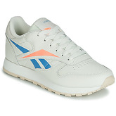 Reebok Classic  CL LTHR  women's Shoes (Trainers) in Beige