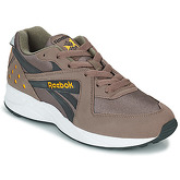 Reebok Classic  PYRO  men's Shoes (Trainers) in Grey