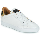 Roberto Cavalli  KALE  men's Shoes (Trainers) in White