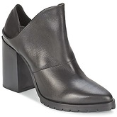 Strategia  TAKLO  women's Low Ankle Boots in Black