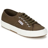 Superga  2750 COTU CLASSIC  women's Shoes (Trainers) in Green