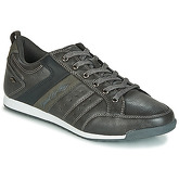 Umbro  FULLY  men's Shoes (Trainers) in Grey